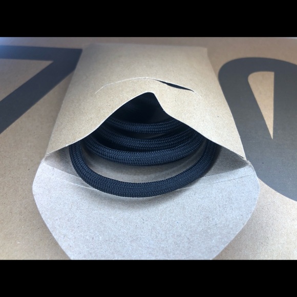 Size 4 - adidas Yeezy 700 V3 Kyanite 2021(GY0260) - Picture 10 of 11